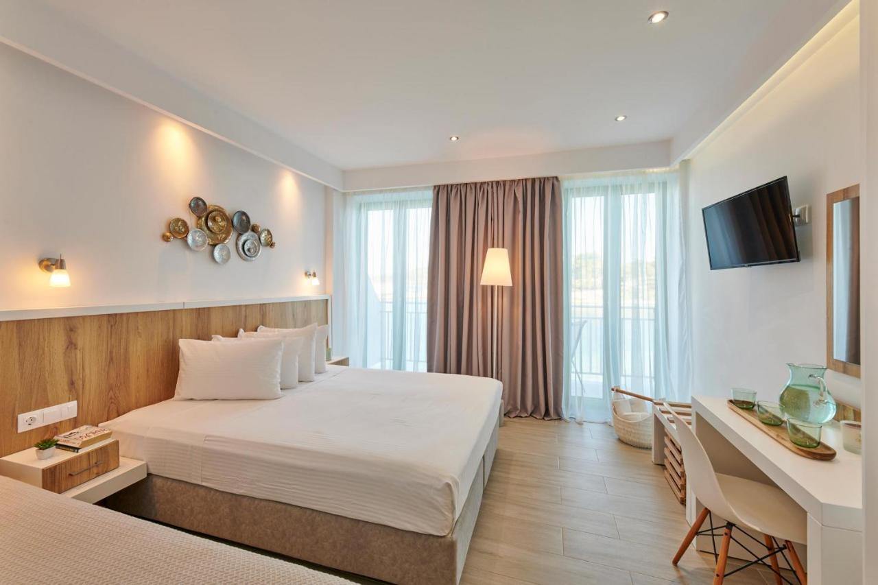 The Water Aparthotel Skiathos Town Ngoại thất bức ảnh