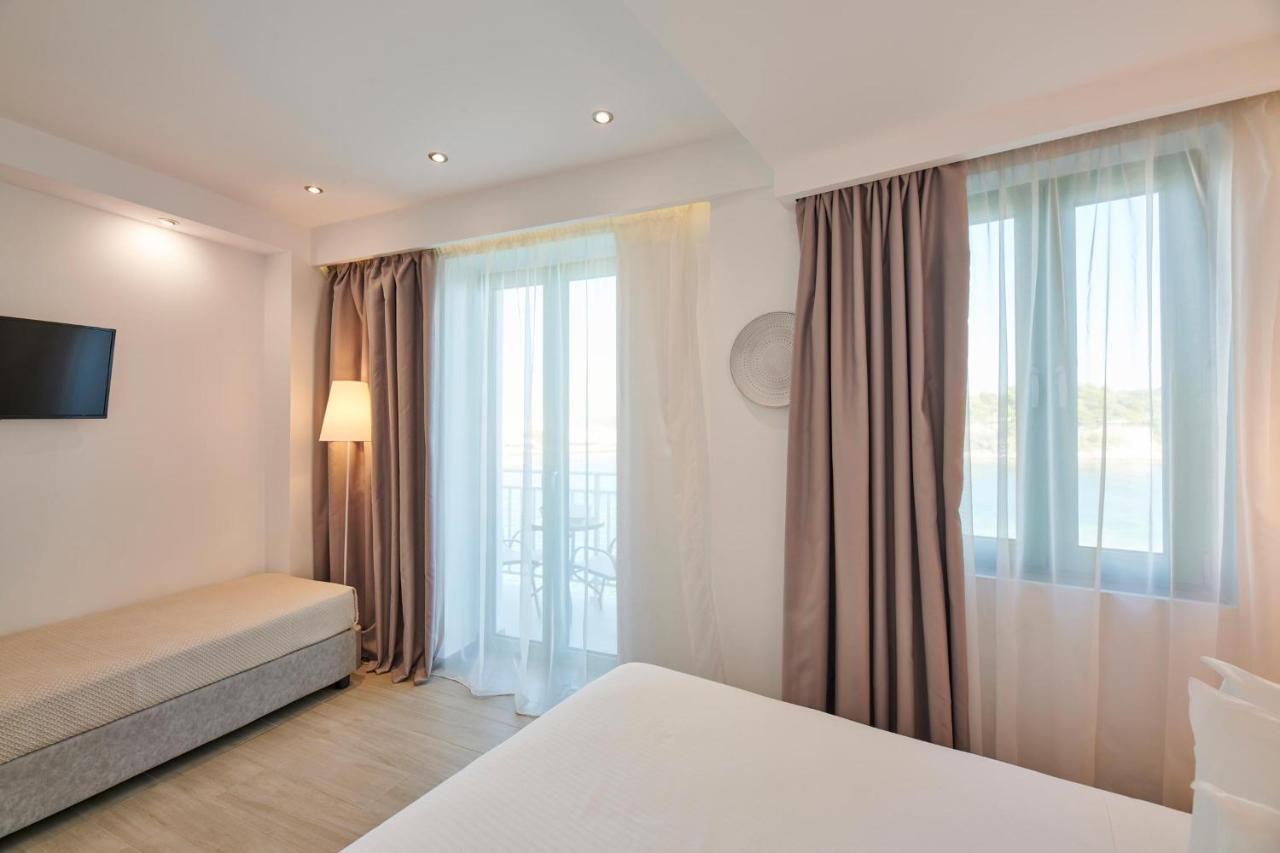 The Water Aparthotel Skiathos Town Ngoại thất bức ảnh